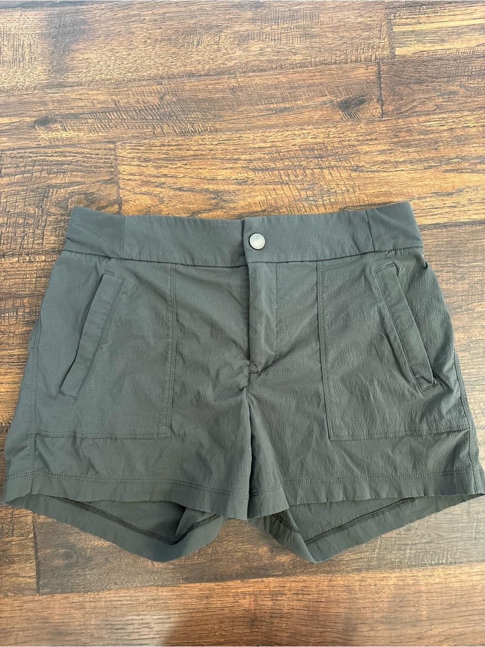 Women’s Athleta Trekkie North Shorts size 6